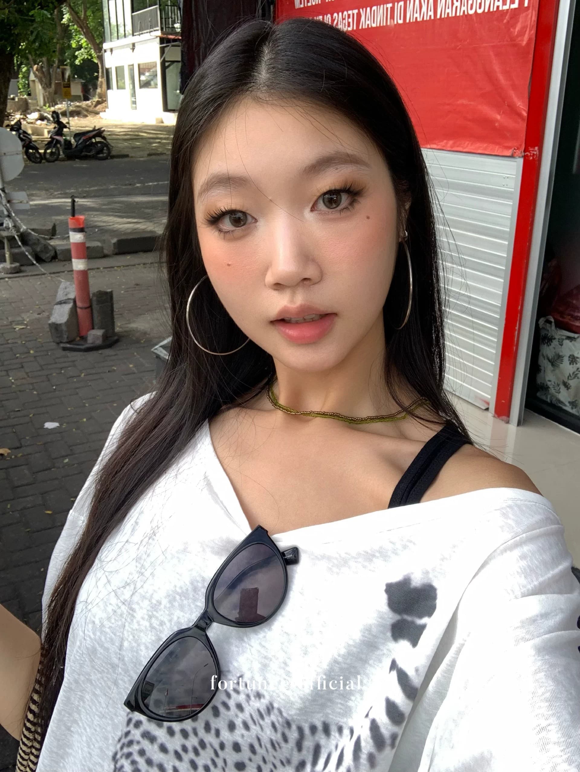 원본 것 얇은 스타일 레트로 표범 곡물 프린트 비스듬한 오프숄더 반팔 티셔츠 상세 이미지 10