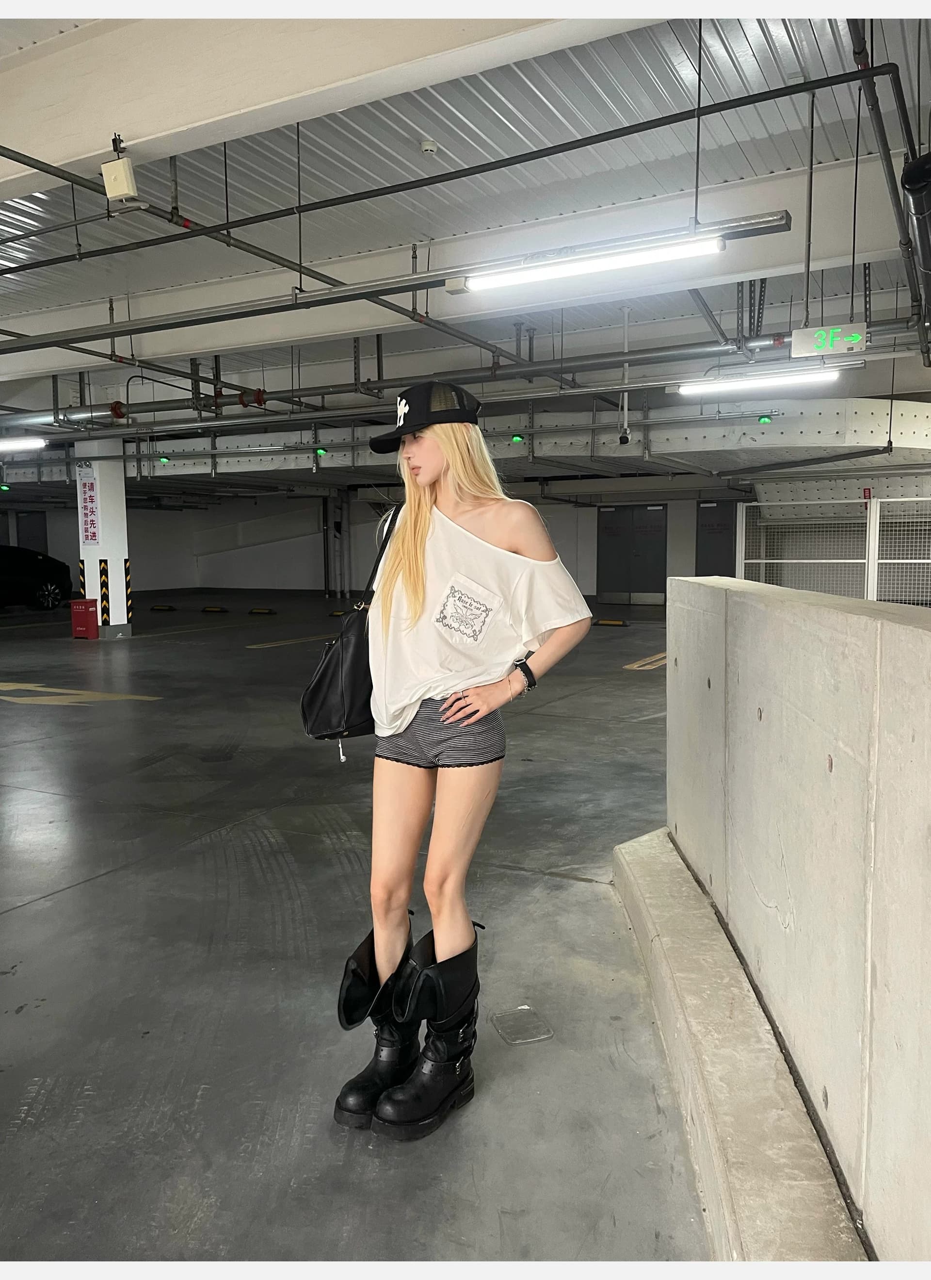 여름 새로운 비스듬한 어깨 주머니 화이트 프린트 티셔츠 출퇴근 캐주얼 바람 다용도 오프숄더 핫걸 몸매 가꾸기 맨위 여성 상세 이미지 13