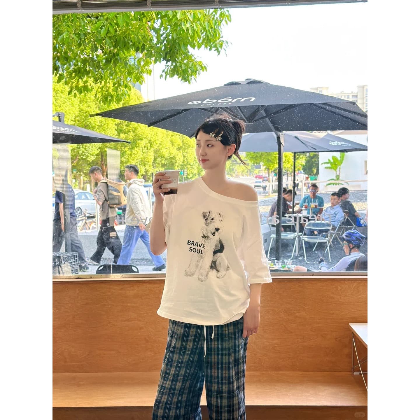 정가 경관 그림 원본 품질 캐주얼 비스듬한 어깨 반팔 강아지 프린트 티셔츠 여성 슬림해 보이는 맨위 이미지 4
