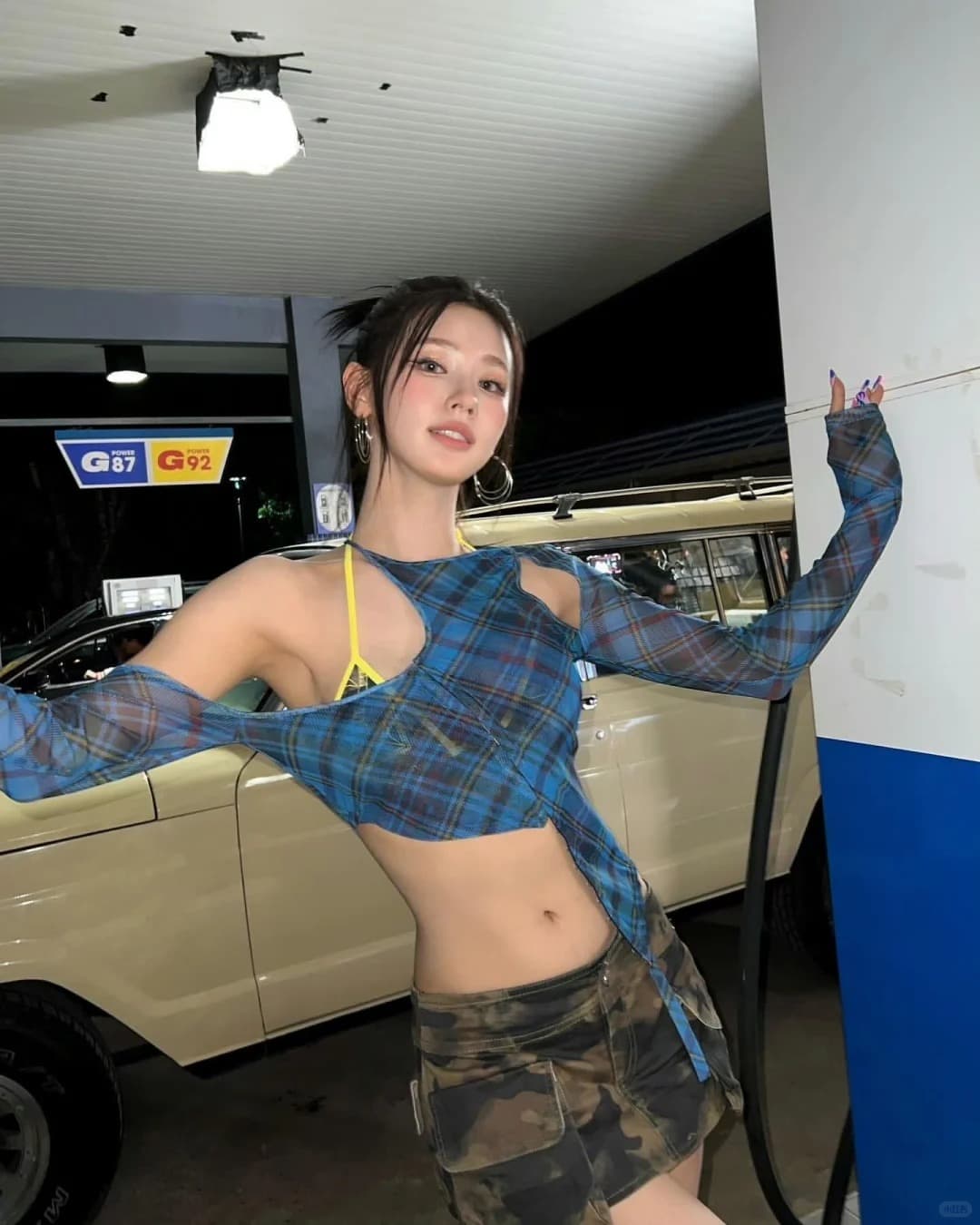 정가 경관 그림 원본 품질 체크무늬 불규칙 오프숄더 티셔츠 여성 몸매 가꾸기 긴팔 맨위 상세 이미지 14