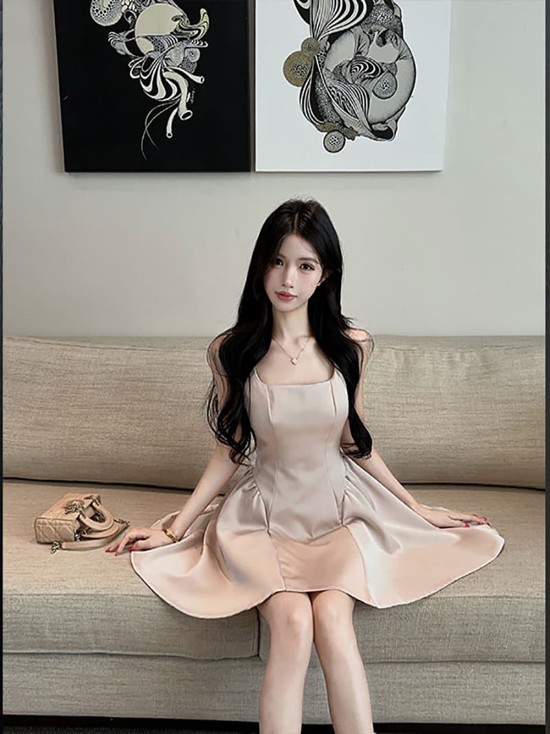 실사 정가 광장 칼라 슬립 새틴 여성 드레스 디자인 센스 허리 수축 슬림해 보이는 한 마디 미니 스커트 이미지 4