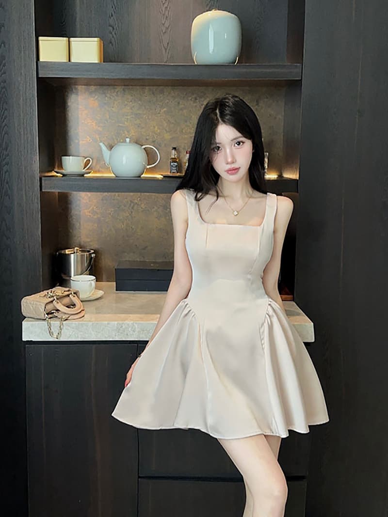 실사 정가 광장 칼라 슬립 새틴 여성 드레스 디자인 센스 허리 수축 슬림해 보이는 한 마디 미니 스커트 이미지 3