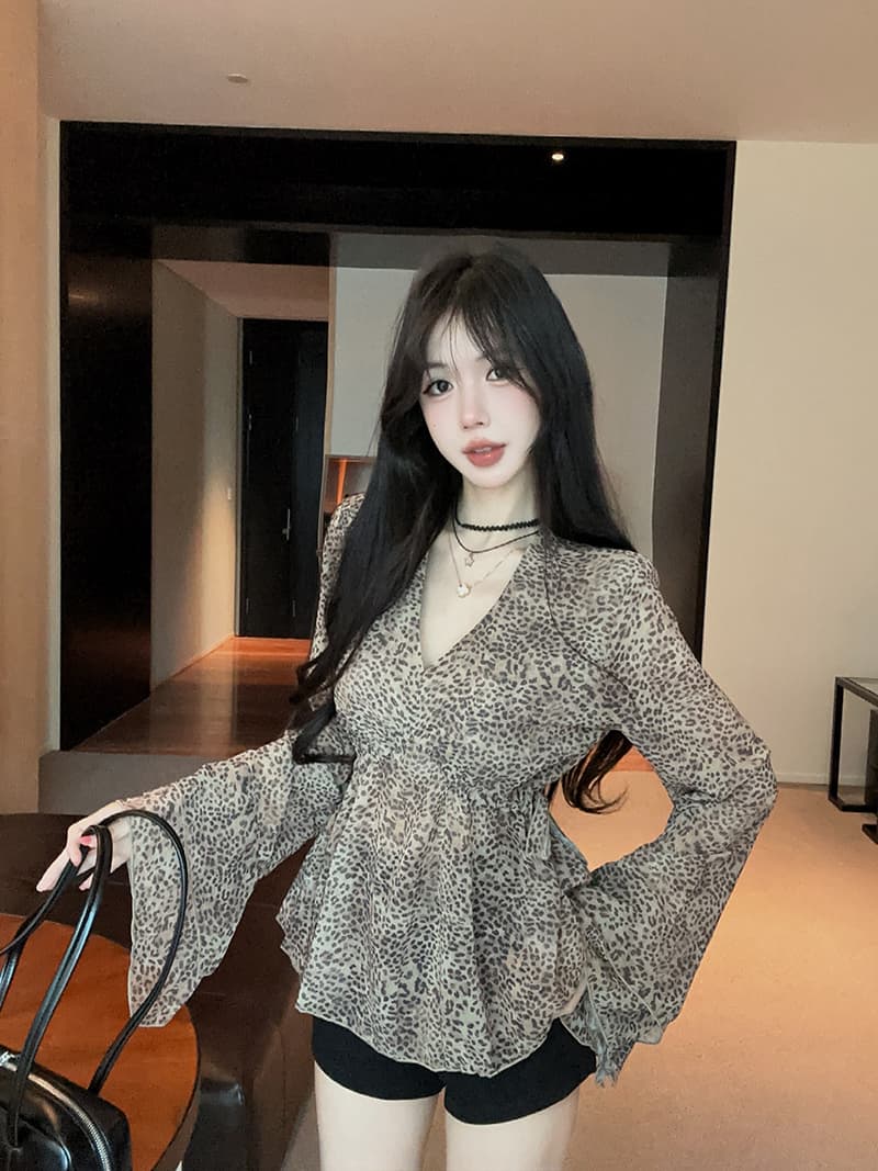 실사 정가 레트로 고급 센스 레오파드 무늬 V넥 여성 셔츠 루즈핏 슬림해 보이는 외국 가스 다용도 쉬폰 작은 셔츠 상세 이미지 2