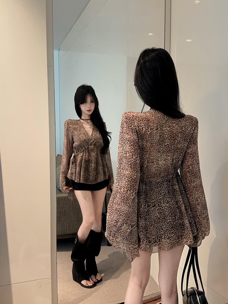 실사 정가 레트로 고급 센스 레오파드 무늬 V넥 여성 셔츠 루즈핏 슬림해 보이는 외국 가스 다용도 쉬폰 작은 셔츠 상세 이미지 5