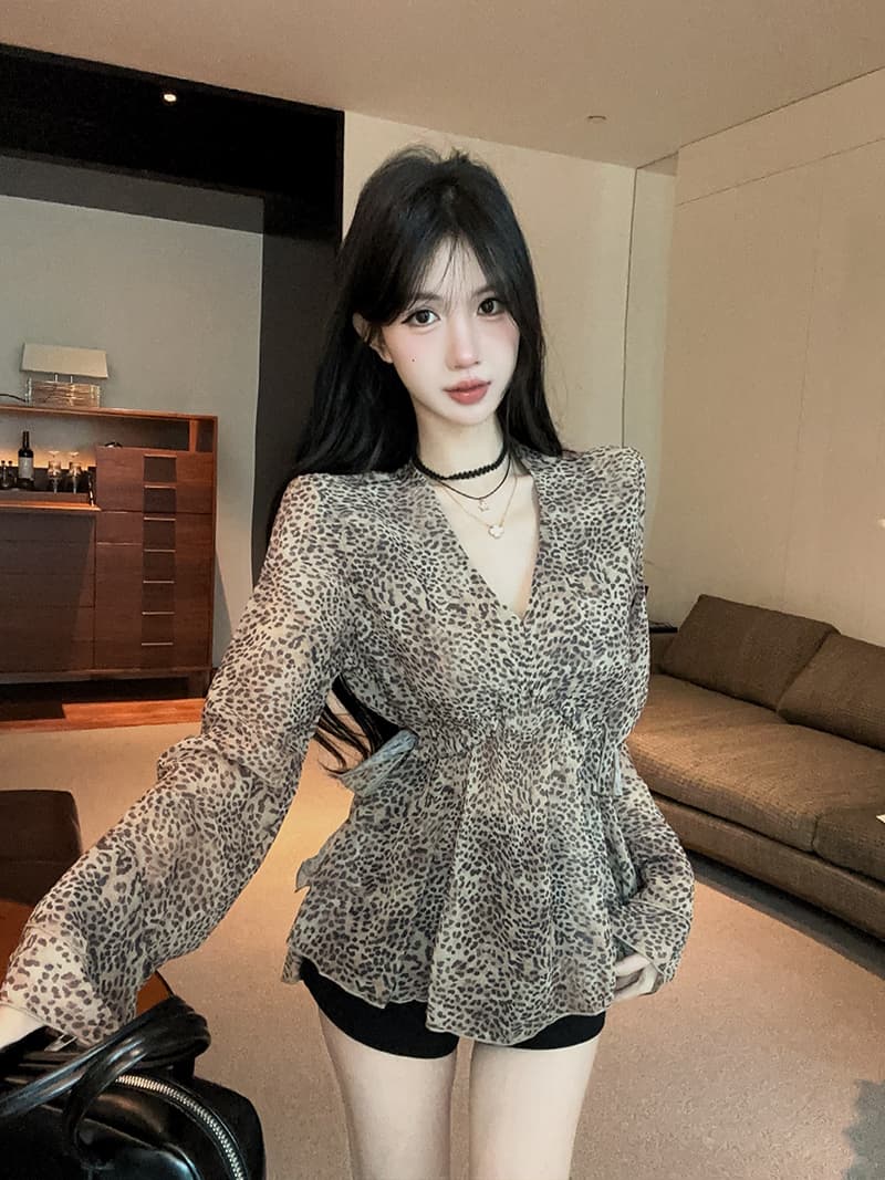 실사 정가 레트로 고급 센스 레오파드 무늬 V넥 여성 셔츠 루즈핏 슬림해 보이는 외국 가스 다용도 쉬폰 작은 셔츠 상세 이미지 8