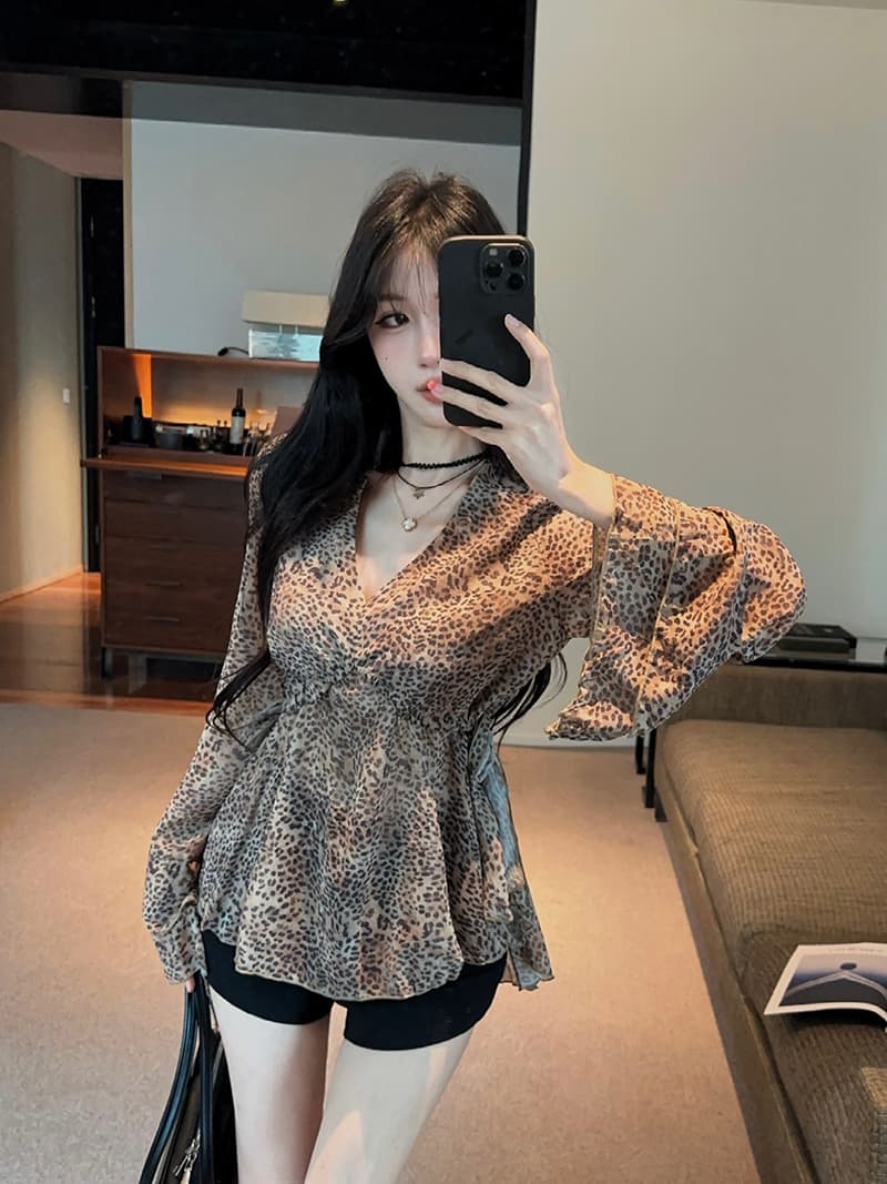 실사 정가 레트로 고급 센스 레오파드 무늬 V넥 여성 셔츠 루즈핏 슬림해 보이는 외국 가스 다용도 쉬폰 작은 셔츠 상세 이미지 10