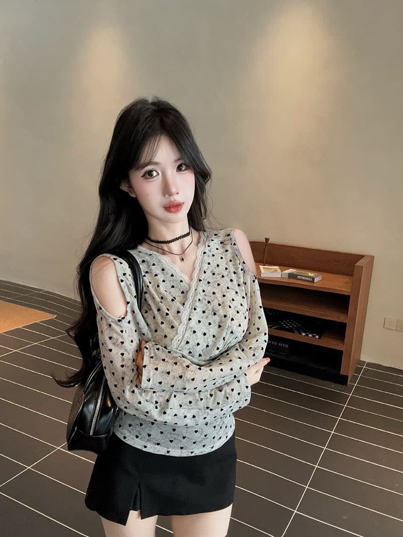 실사 정가 순수한 욕망 바람 V넥 레이스 레이스 패치워크 하트 식물 플러시 긴팔 티셔츠 여성 기본 셔츠 상세 이미지 1
