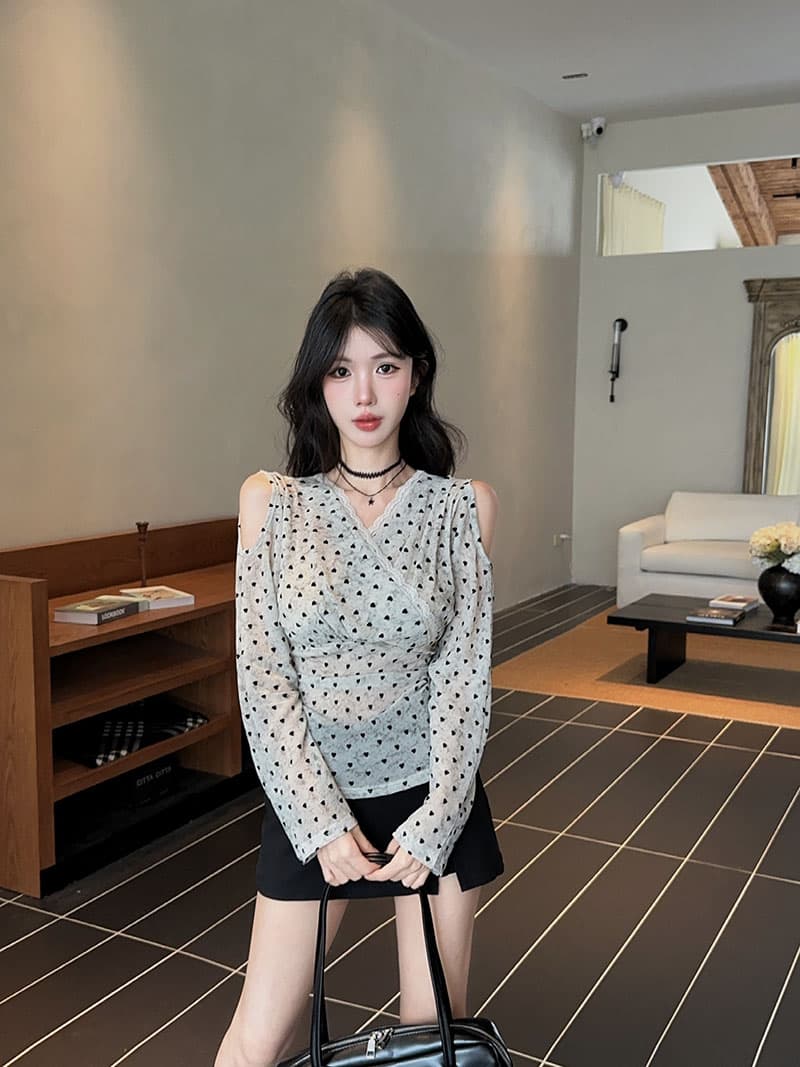 실사 정가 순수한 욕망 바람 V넥 레이스 레이스 패치워크 하트 식물 플러시 긴팔 티셔츠 여성 기본 셔츠 상세 이미지 8