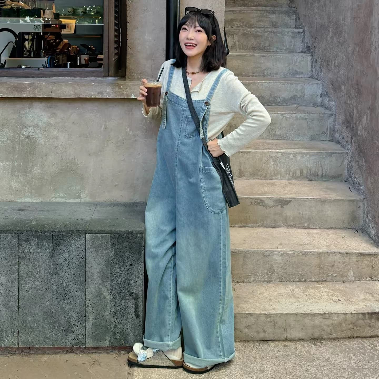 새로운 질량 지금 2026 가을 출산 착용 레트로 데님 멜빵 바지 품격 펌프 로프 니트 맨위 세트 이미지 2