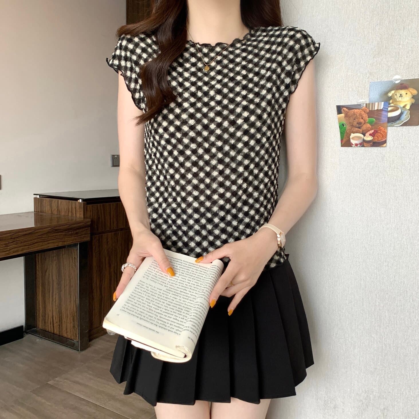 실사 빅 사이즈 여성 의류 볼륨 측면 질감 센스 주름 체크무늬 반팔 티셔츠 지방 mm 몸매 가꾸기 슬림해 보이는 다용도 맨위 이미지 4