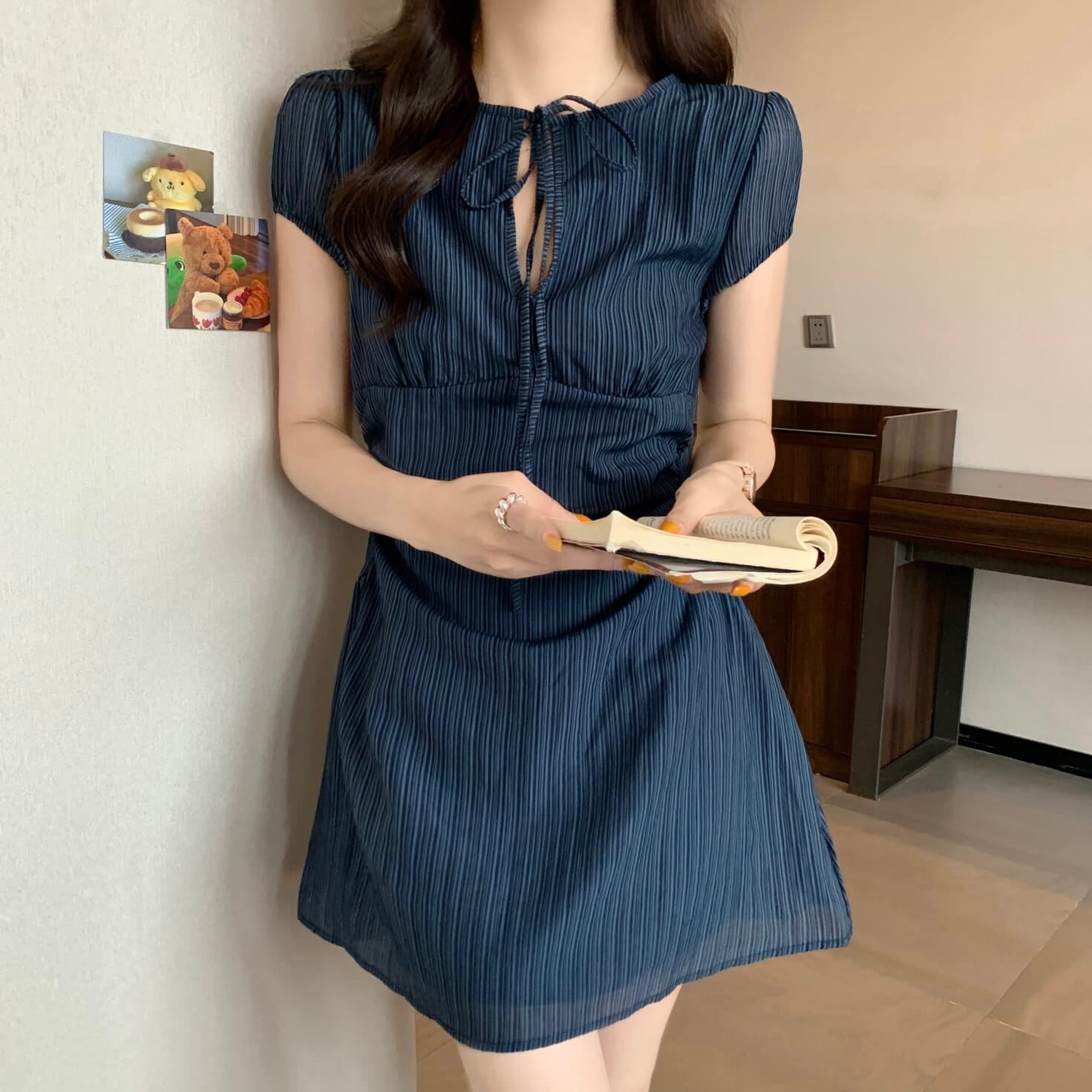실사 빅 사이즈 여성 의류 한 부서 레트로 홀로우 아웃 레이스업 나비 매듭 드레스 지방 mm 허리 수축 슬림해 보이는 미니 스커트 이미지 3