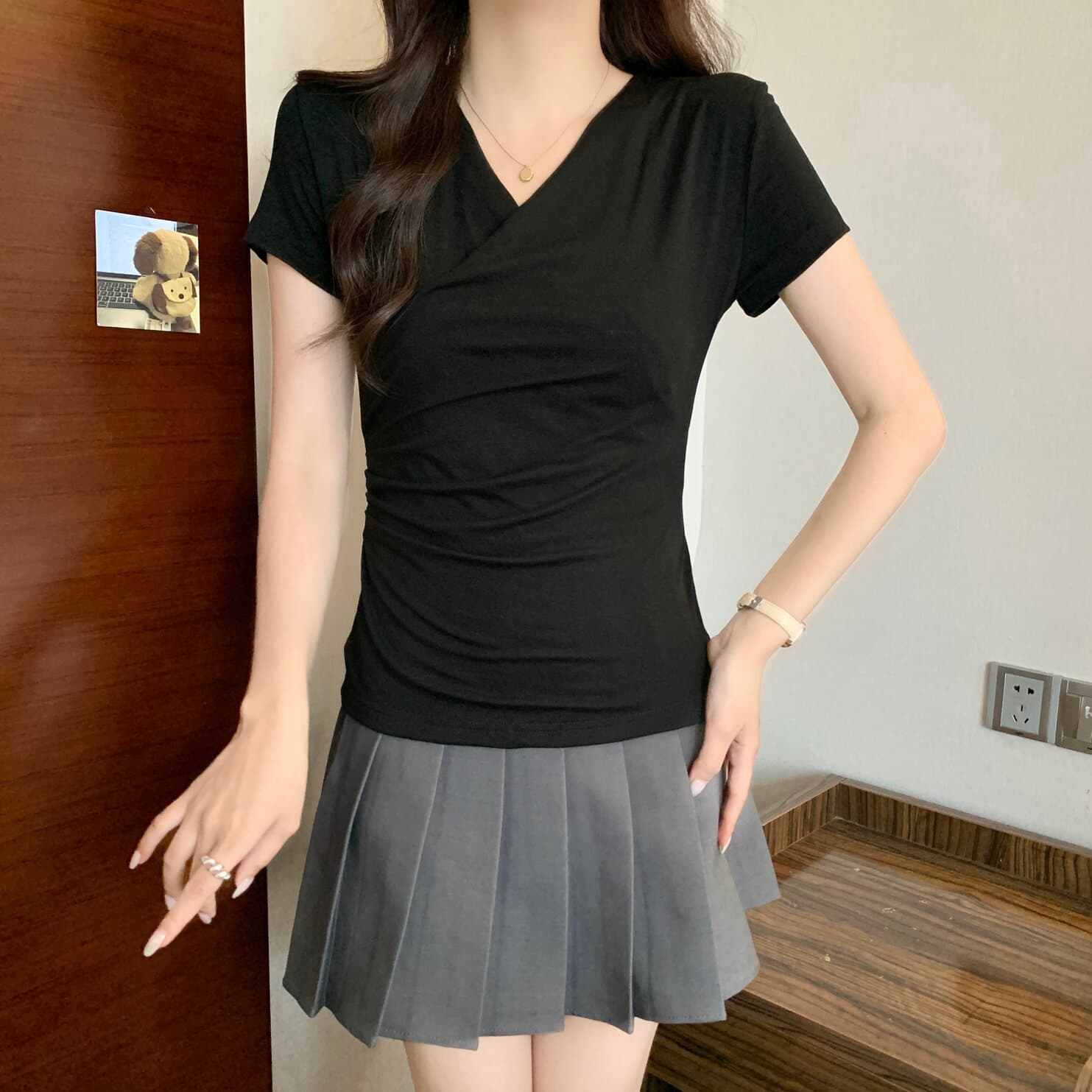 실사 빅 사이즈 여성 의류 검정색 십자가 칼라 스트랩 긍정적 인 어깨 반팔 티셔츠 지방 mm 허리 수축 슬림해 보이는 다용도 허리 수축 상세 이미지 3