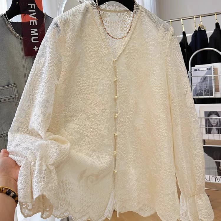 가을 의상 새로운 빅 사이즈 여성 의류 일본과 한국 레이스 셔츠 셔츠 다용도 레트로 문예 V넥 자수 인사이드 잡아라. 의류