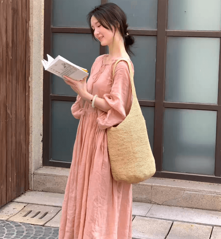 가을 의상 새로운 빅 사이즈 여성 의류 핑크색 순수한 라미 단색 빅 사이즈 V넥 레이스업 드레스 루즈핏 여성 치마 이미지 2