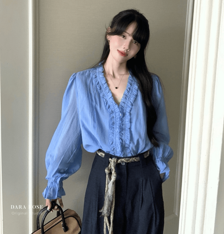 가을 의상 새로운 프랑스식 사소한 파란색 프릴 긴팔 셔츠 고급 센스 루즈핏 슬림해 보이는 나팔 소매 맨위