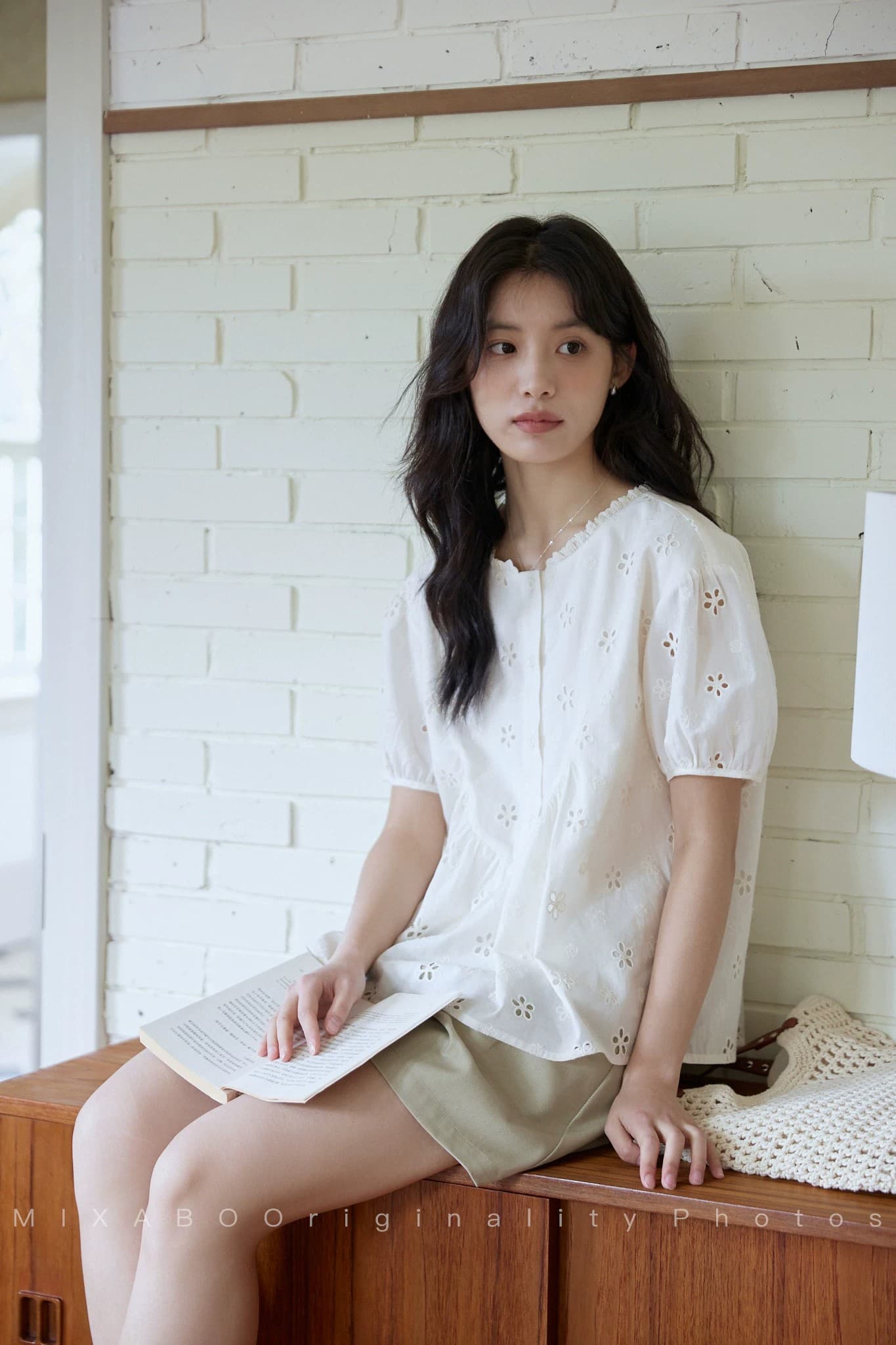 원본 품질 여름 새로운 V넥 패션 외국 가스 다용도 단색 반팔 여성 의류 세련된 허리 수축 슬림해 보이는 맨위 상세 이미지 8
