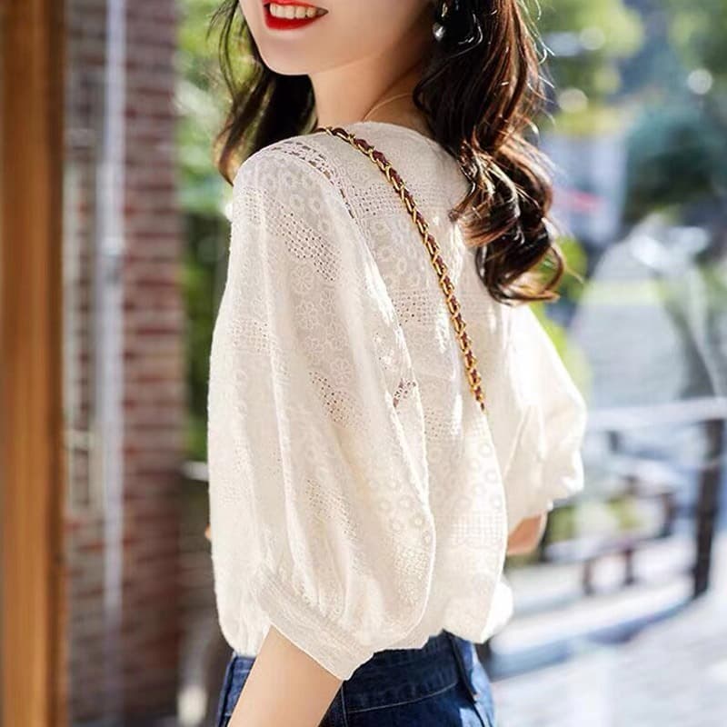 단색 반팔 맨위 여성 여름 슈퍼 요정 홀로우 아웃 거품 소매 레이스 셔츠 루즈핏 품격 미니멀리즘 외국 가스 작은 셔츠 얇은 이미지 5