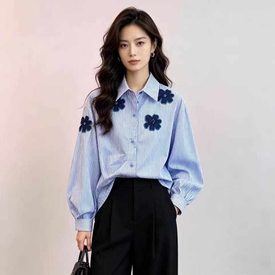 가을 의상 새로운 슈퍼 잘 생긴 파란색 스트라이프 여성 셔츠 빛 럭셔리 고급 센스 루즈핏 품격 꽃 자수 맨위 이미지 3