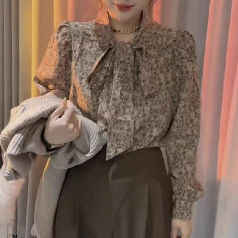 가을 의상 새로운 디자인 센스 레트로 품격 꽃무늬 레이스업 나비 복장 셔츠 상세 이미지 6