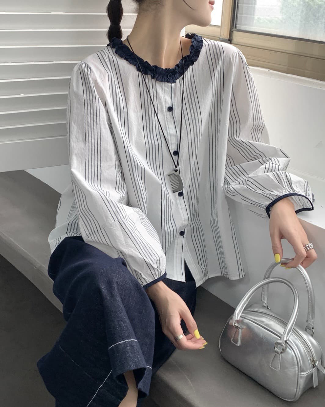 가을 의상 새로운 라운드 넥 스트라이프 면 린넨 여성 셔츠 한 부서 루즈핏 프릴 디자인 센스 맨위 트렌디 섹션 셔츠 상세 이미지 5