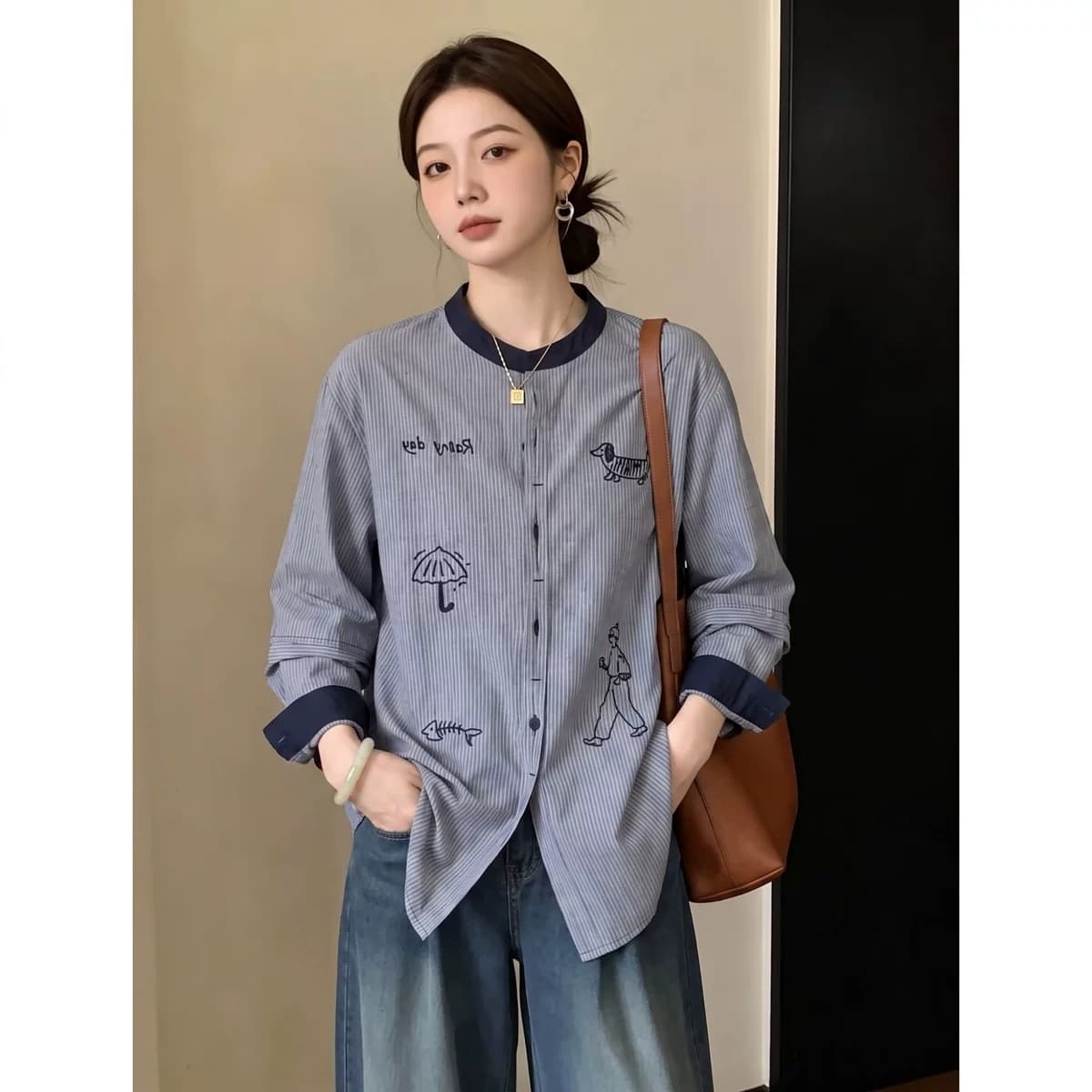 가을 의상 새로운 유럽 역 유럽 상품 낙서 자수 수직 기사 라운드 넥 여성 셔츠 루즈핏 셔츠 맨위 상세 이미지 7