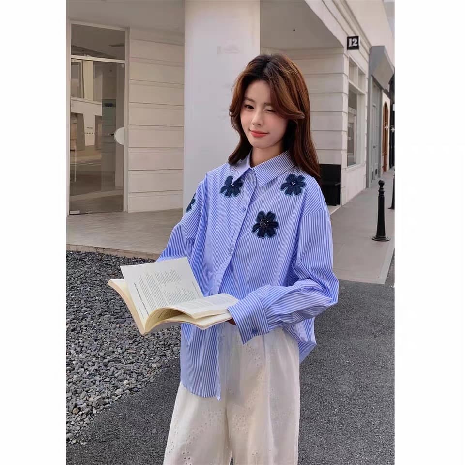 가을 의상 새로운 슈퍼 잘 생긴 파란색 스트라이프 여성 셔츠 빛 럭셔리 고급 센스 루즈핏 품격 꽃 자수 맨위 상세 이미지 8