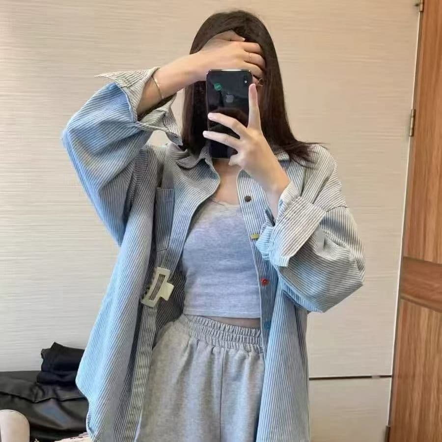 가을 의상 새로운 한국 스타일 느긋한 디자인 센스 프린트 긴팔 화이트 미니멀리즘 셔츠 루즈핏 다용도 자외선 차단 맨위 이미지 2