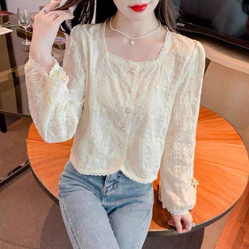 가을 의상 새로운 프랑스식 레트로 자수 광장 칼라 긴팔 쉬폰 여성 셔츠 디자인 센스 작은 대중 Chic 맨위
