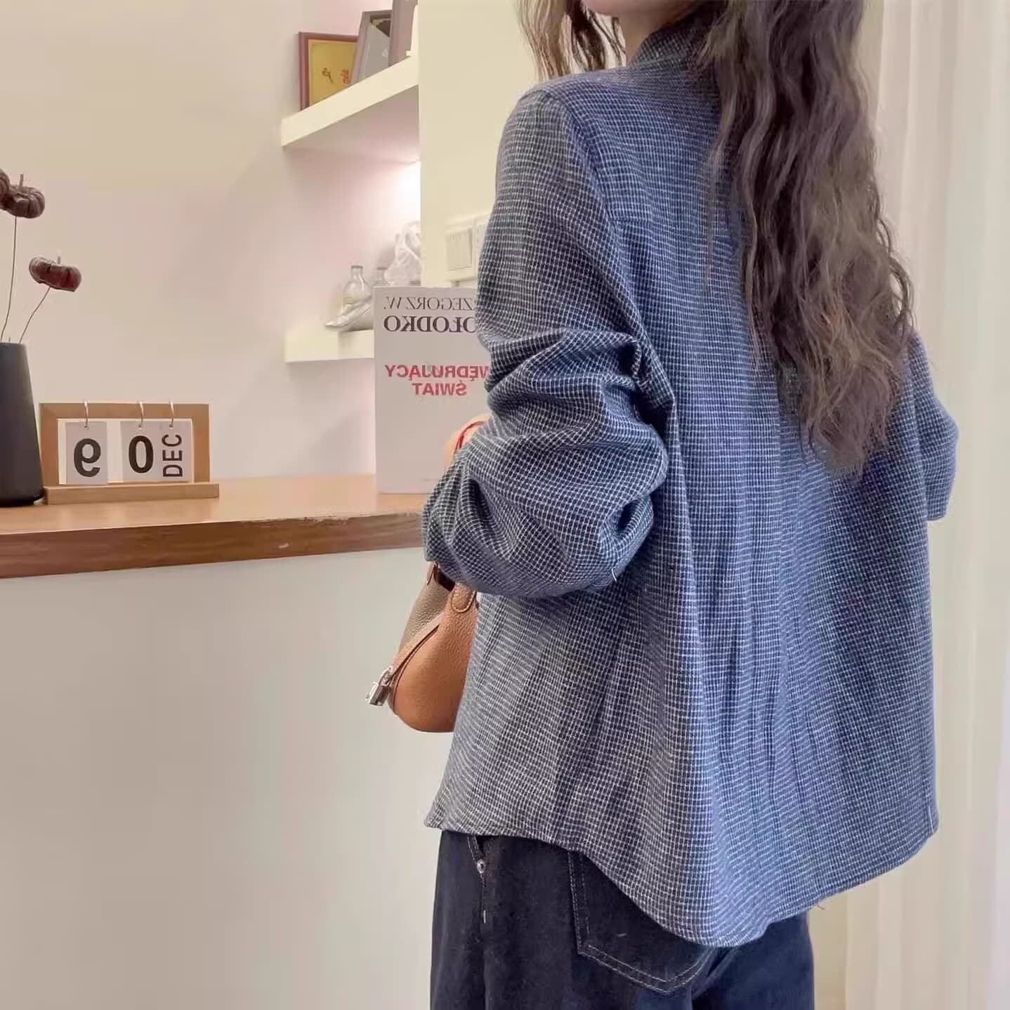 가을 의상 새로운 유럽 상품 체크무늬 긴팔 셔츠 여성 문예 레트로 벌룬 소매 폴로 칼라 오픈 가디건 셔츠 상세 이미지 3