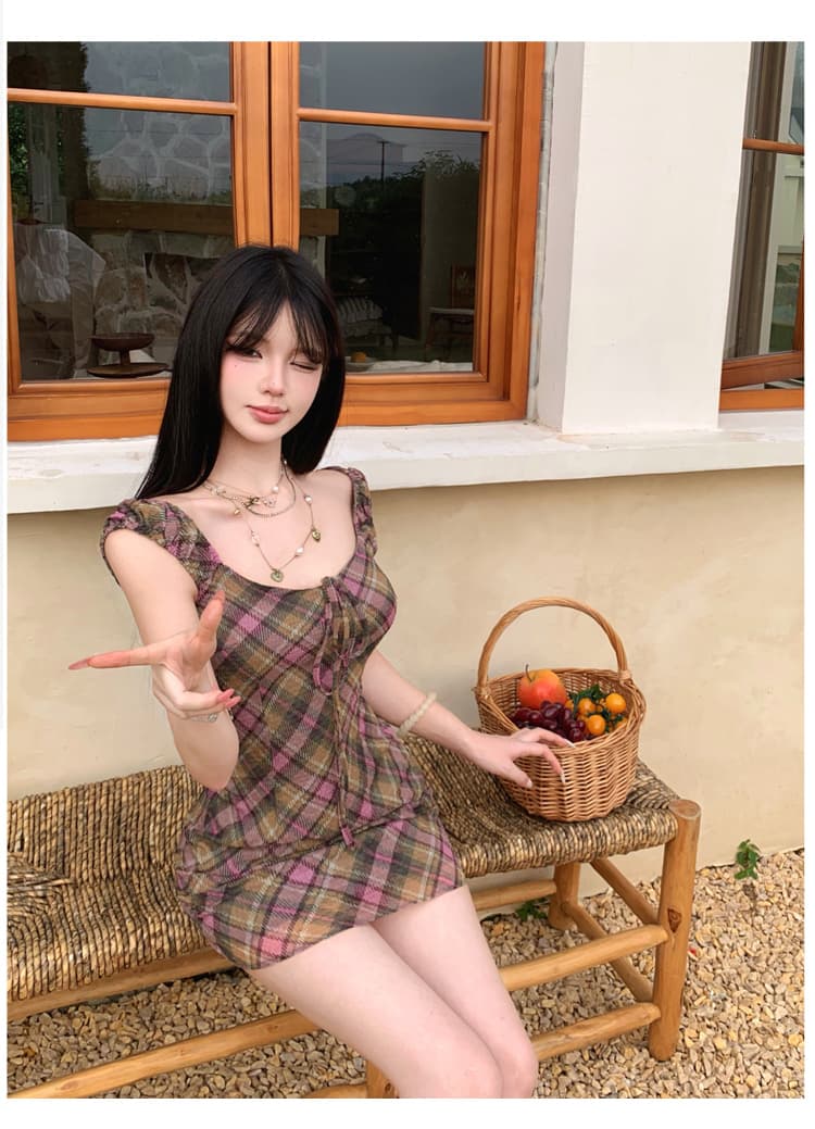 달콤한 부서 격자 체크무늬 미학 2026 여름 새로운 여성 레트로 체크무늬 허리 수축 드레스 상세 이미지 10