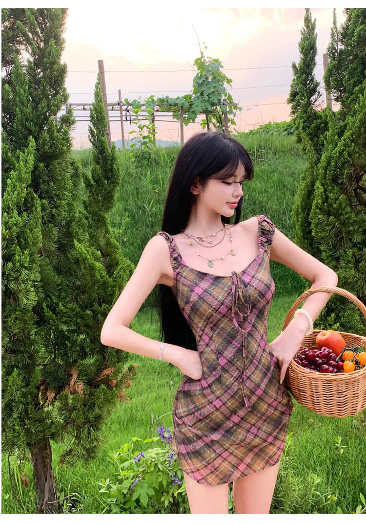 달콤한 부서 격자 체크무늬 미학 2026 여름 새로운 여성 레트로 체크무늬 허리 수축 드레스 상세 이미지 15