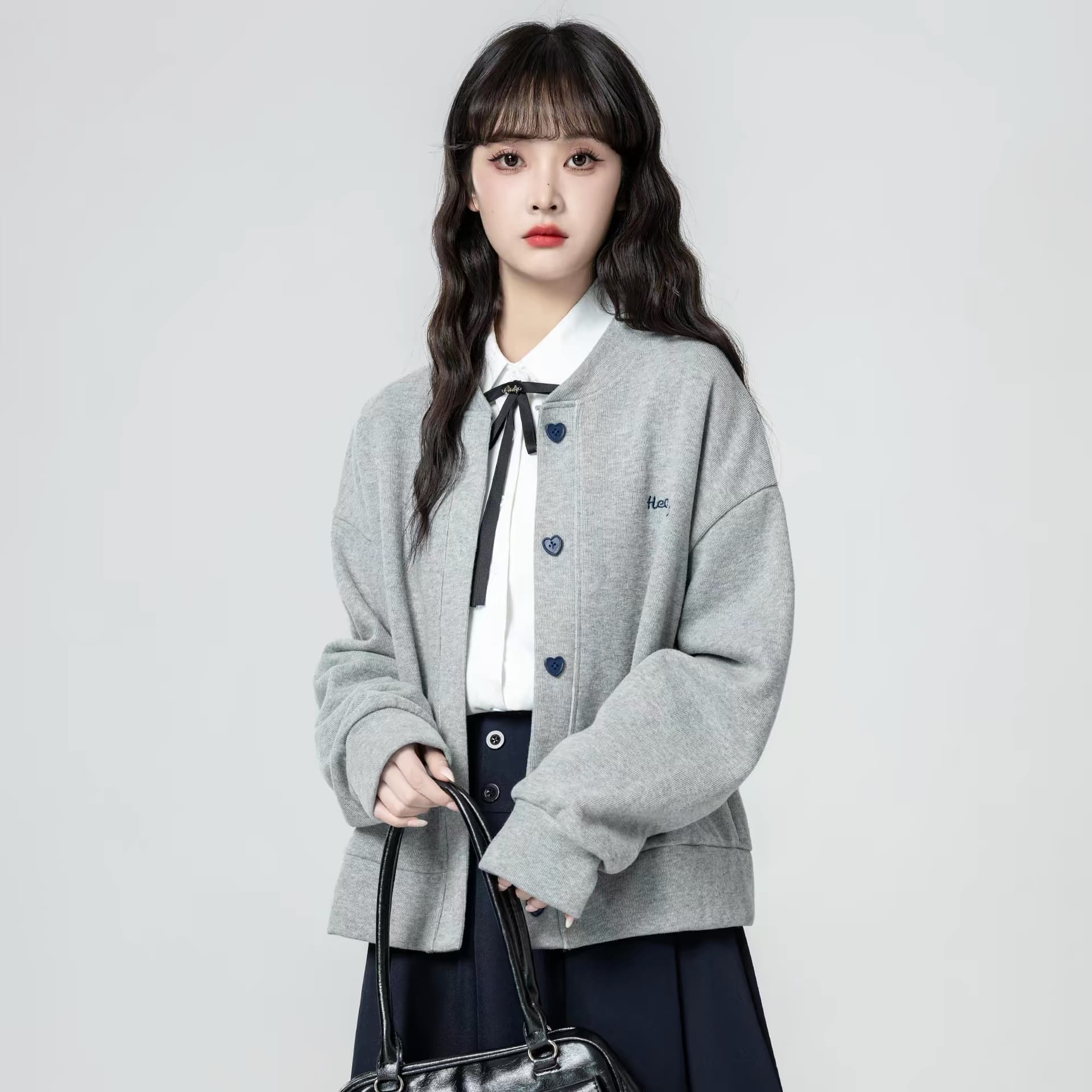 2026 가을 겨울 라운드 넥 재킷 긴팔 오픈 가디건 배색 하트 버클 루즈핏 야구 유니폼 여성 셔츠 이미지 2