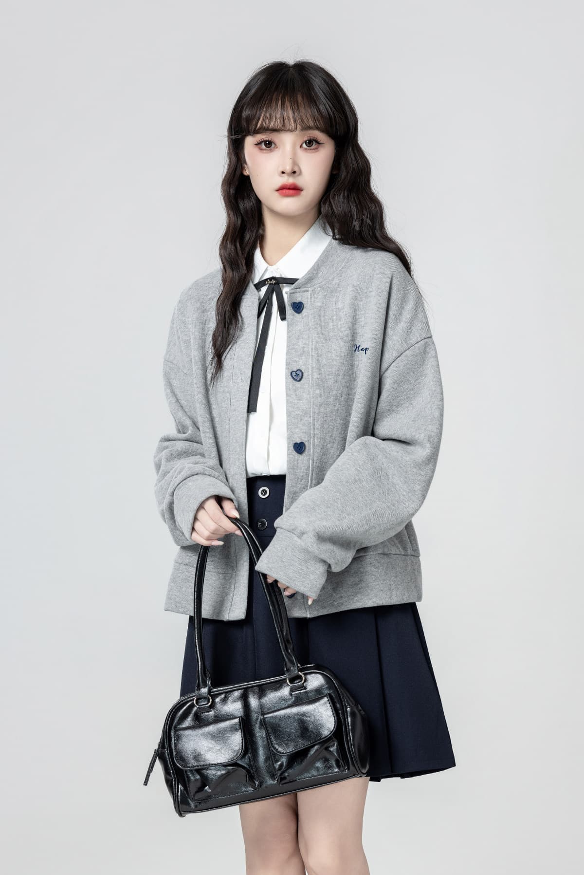2026 가을 겨울 라운드 넥 재킷 긴팔 오픈 가디건 배색 하트 버클 루즈핏 야구 유니폼 여성 셔츠 상세 이미지 13