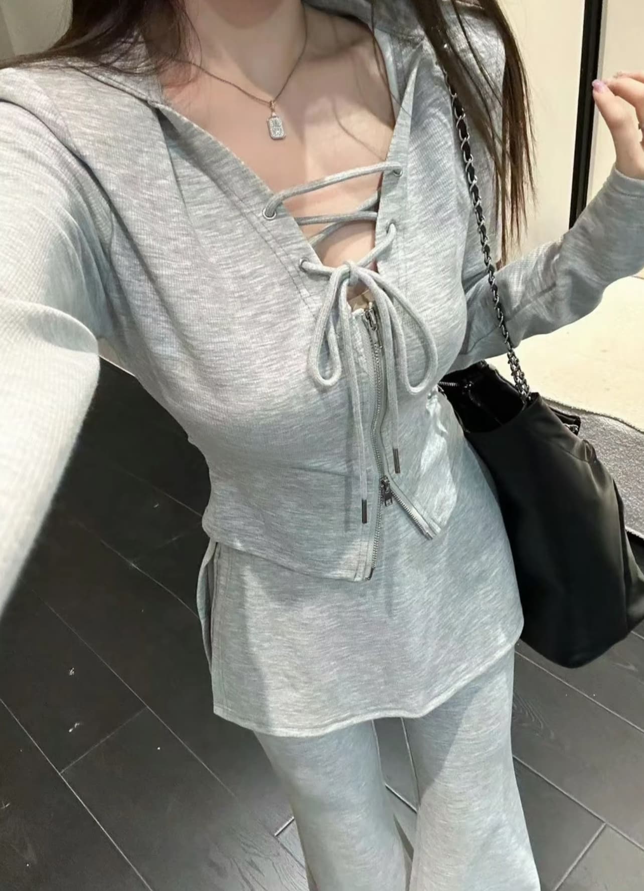 huihui 이른 가을 새로운 프랑스식 품격 슬림해 보이는 후드 맨위 코디 와이드 레그 팬츠 세트 이미지 4