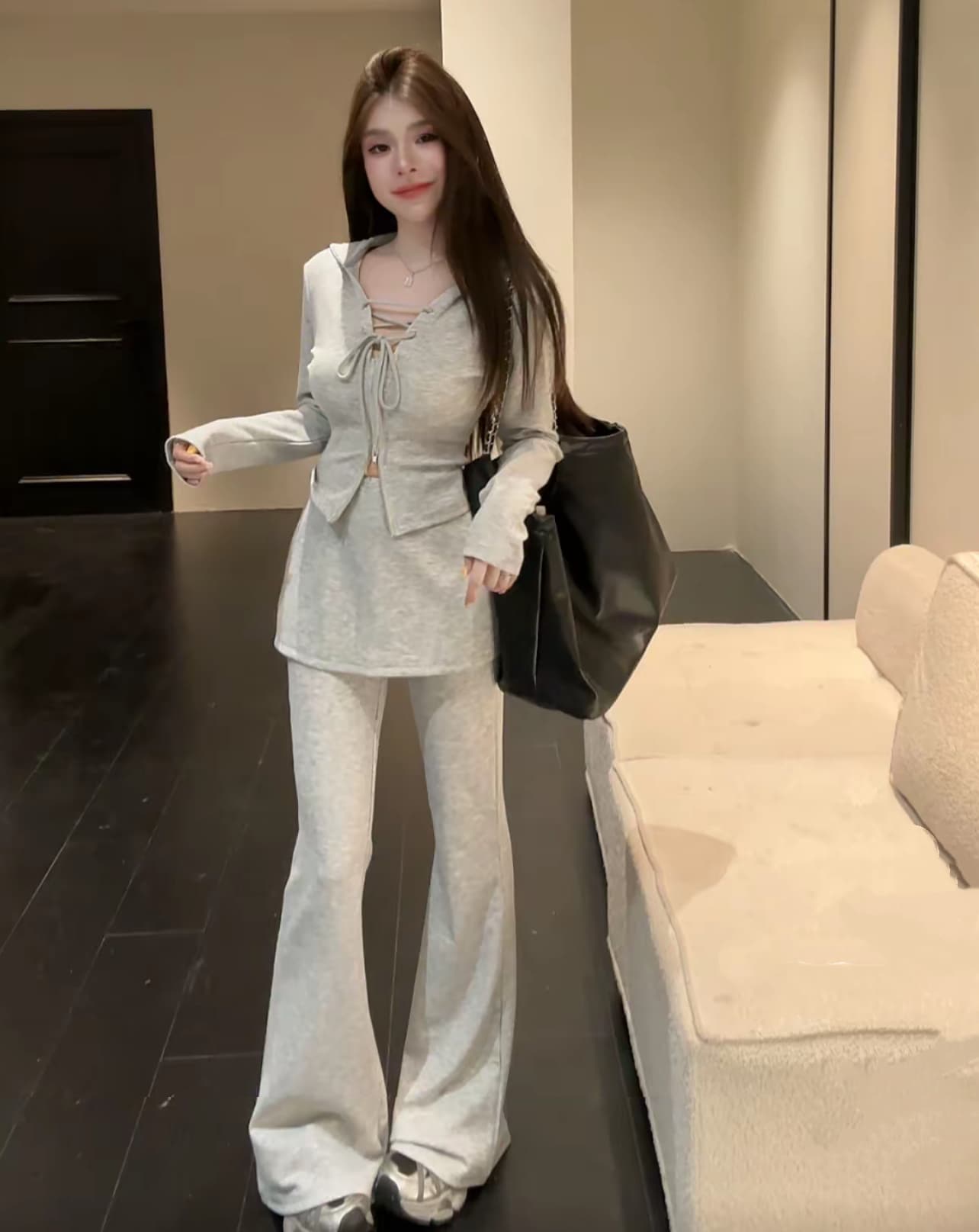 huihui 이른 가을 새로운 프랑스식 품격 슬림해 보이는 후드 맨위 코디 와이드 레그 팬츠 세트 상세 이미지 3
