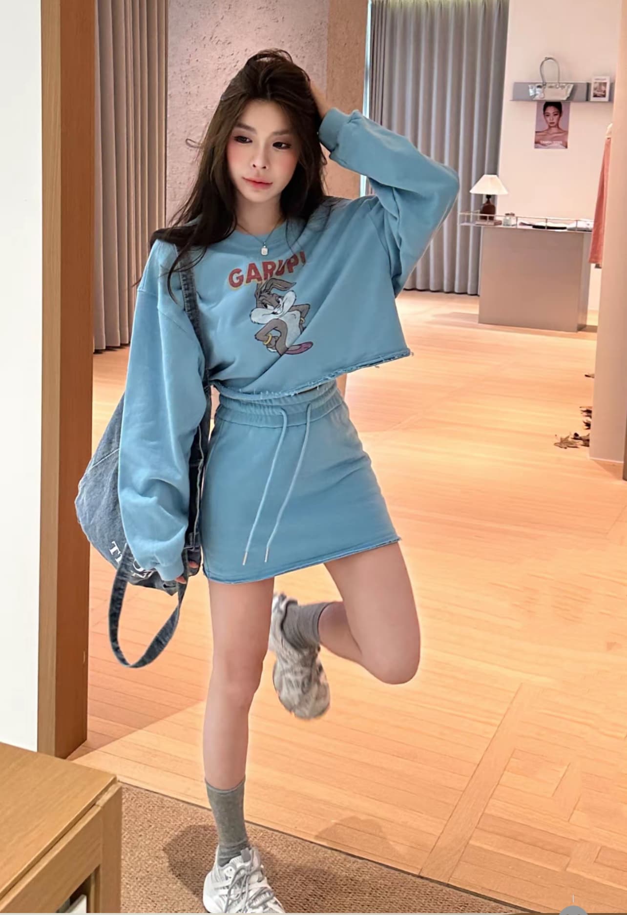 huihui 이른 가을 새로운 만화 패턴 쇼트 스타일 후드티 여성 한 부서 외국 가스 세트 이미지 3