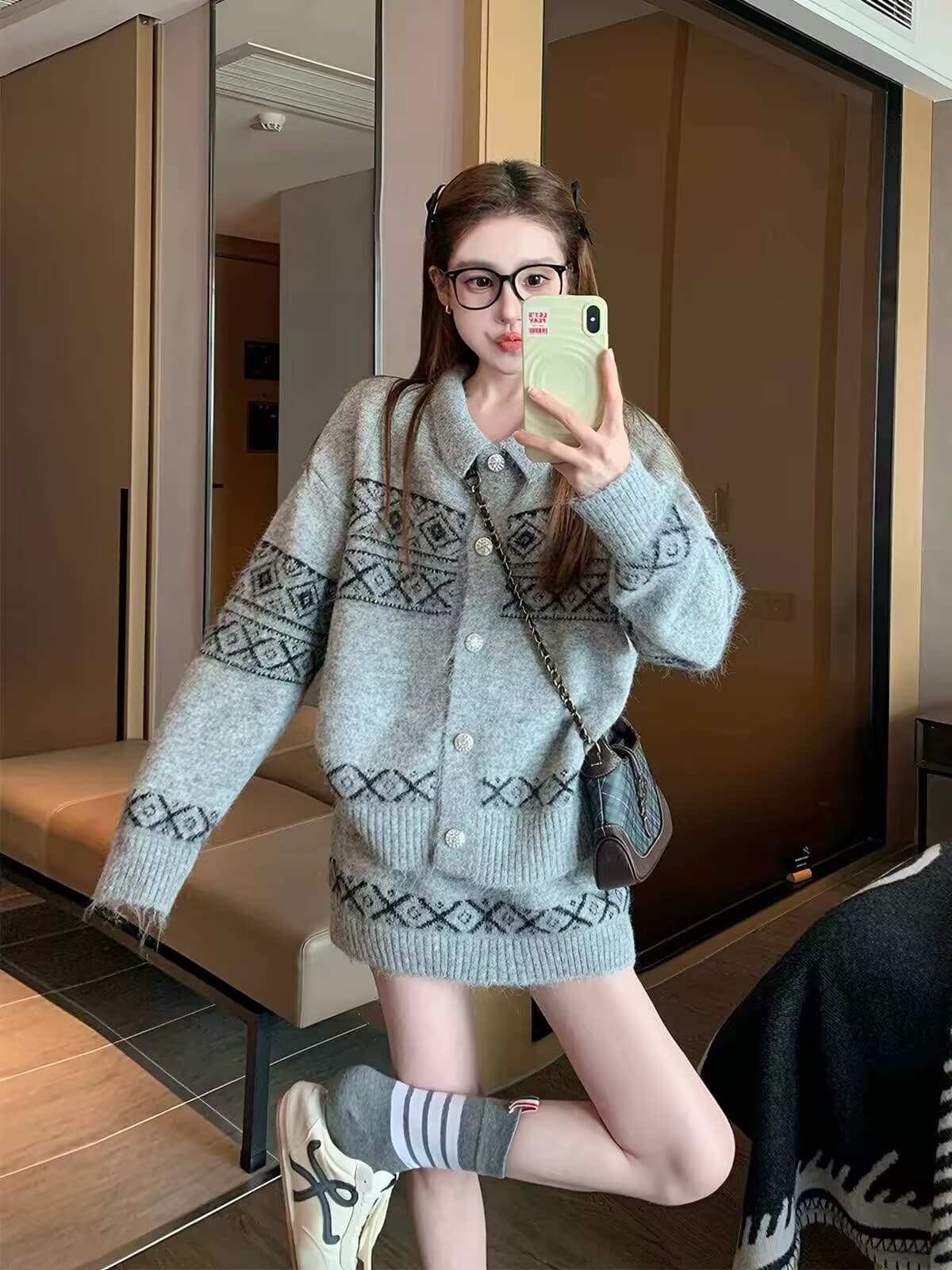 POLO 칼라 자카드 스웨터 세트 여성 2026 새로운 가을 겨울철 학원 스타일 느긋한 레트로 반신 스커트 투피스 세트 상세 이미지 4
