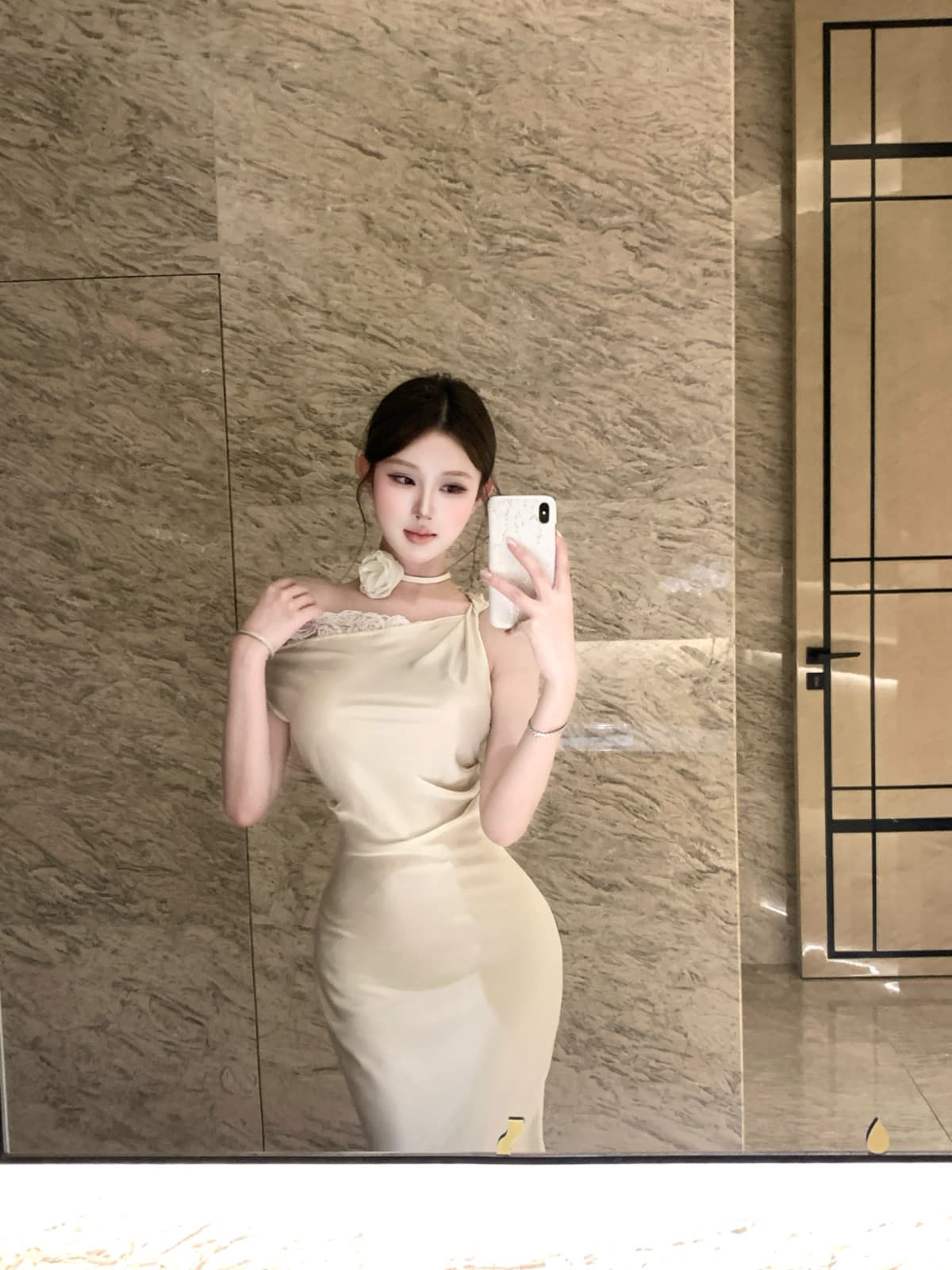 실사 새틴 몸매 가꾸기 허리 수축 비스듬한 어깨 레이스 조각 오프숄더 민소매 빛 럭셔리 드레스 행사 치마 상세 이미지 7