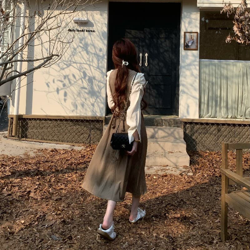 한국 동대문 2026 가을 의상 새로운 페이크 레이어드 패치워크 레이스업 허리 수축 드레스 이미지 3