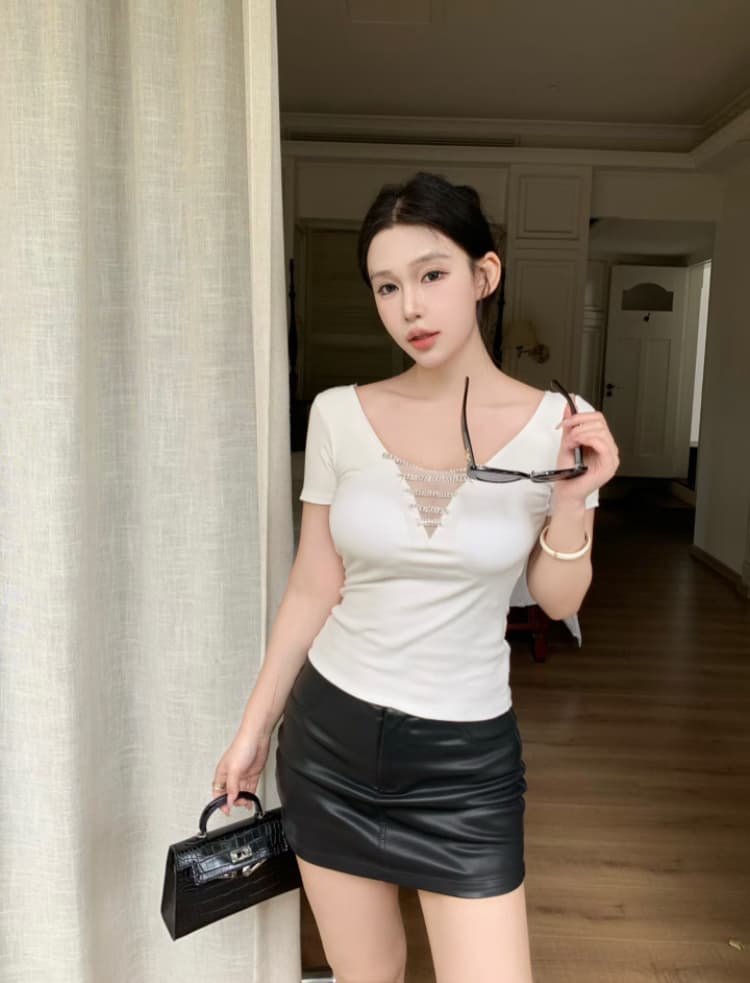 실사 감소되지 않음 순수한 욕망 섹시함 V넥 핫걸 반팔 티셔츠 여성 디자인 센스 훈련 사슬 몸매 가꾸기 짧은 맨위 상세 이미지 10