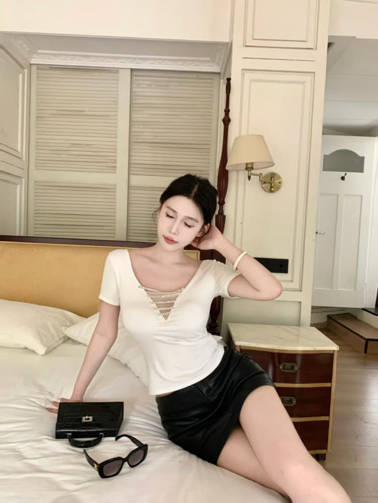 실사 감소되지 않음 순수한 욕망 섹시함 V넥 핫걸 반팔 티셔츠 여성 디자인 센스 훈련 사슬 몸매 가꾸기 짧은 맨위 상세 이미지 11