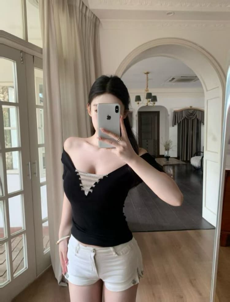 실사 감소되지 않음 순수한 욕망 섹시함 V넥 핫걸 반팔 티셔츠 여성 디자인 센스 훈련 사슬 몸매 가꾸기 짧은 맨위 상세 이미지 14