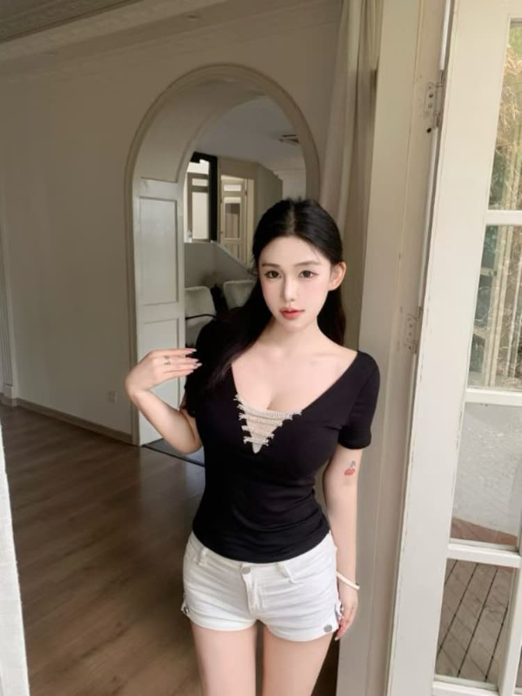 실사 감소되지 않음 순수한 욕망 섹시함 V넥 핫걸 반팔 티셔츠 여성 디자인 센스 훈련 사슬 몸매 가꾸기 짧은 맨위 상세 이미지 15