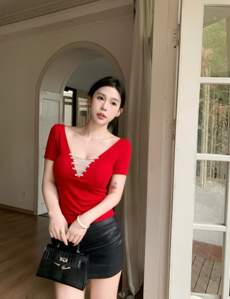 실사 감소되지 않음 순수한 욕망 섹시함 V넥 핫걸 반팔 티셔츠 여성 디자인 센스 훈련 사슬 몸매 가꾸기 짧은 맨위 상세 이미지 18