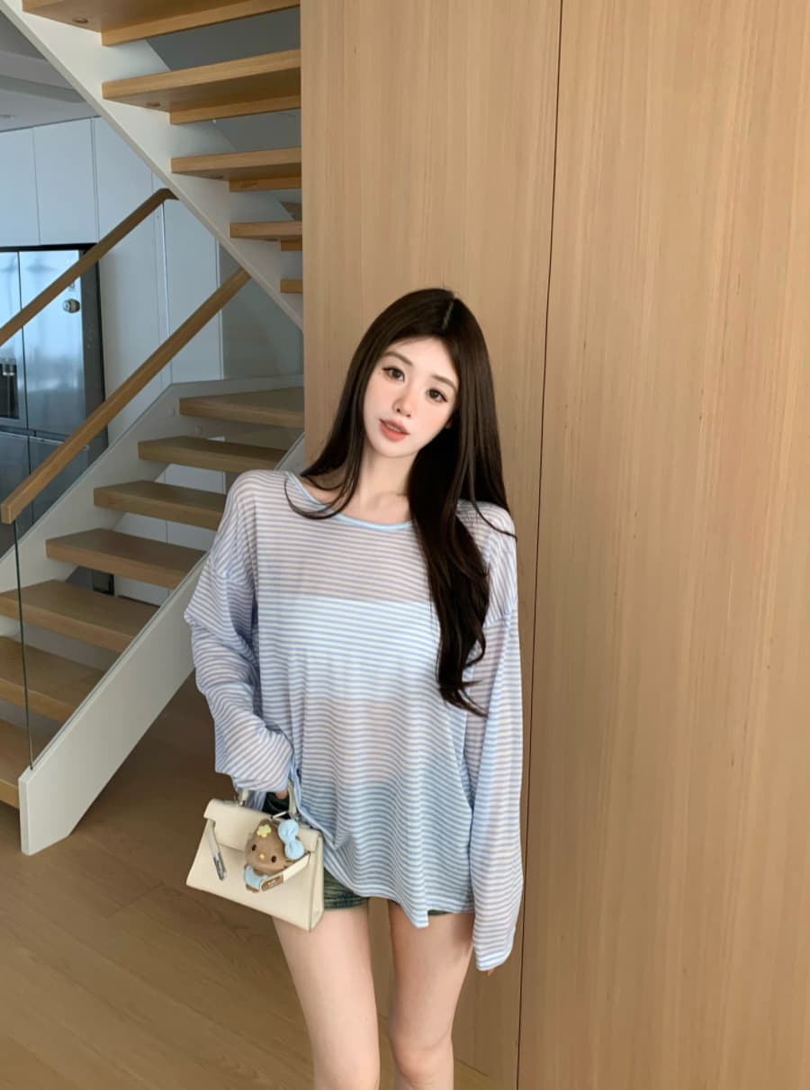 실사 감소되지 않음 핫걸 백리스 스트랩 스트라이프 긴팔 티셔츠 얇은 스타일 루즈핏 맨위 자외선 차단 블라우스 이미지 2