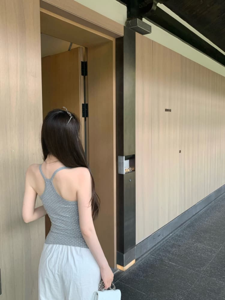 실사 감소되지 않음 도트 무늬 단어 캐미솔 여름 외출용 몸매 가꾸기 다용도 만나는 맨위 상세 이미지 22
