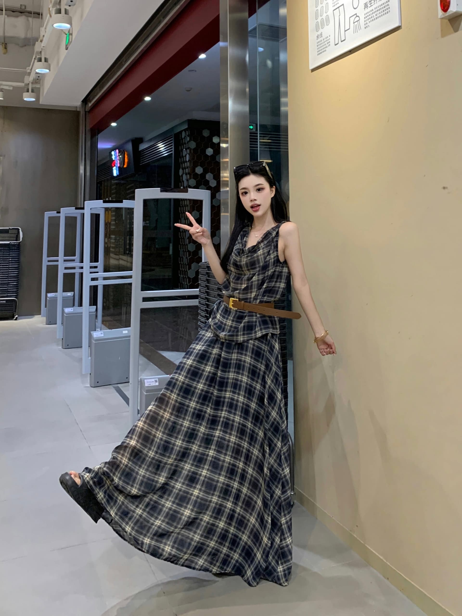 빅 사이즈 2026 여름 체크무늬 세트 흔들다 칼라 캐미솔 하이웨이스트 반신 스커트 빅 플레어 스커트 프랑스식 품격 투피스 세트 상세 이미지 12