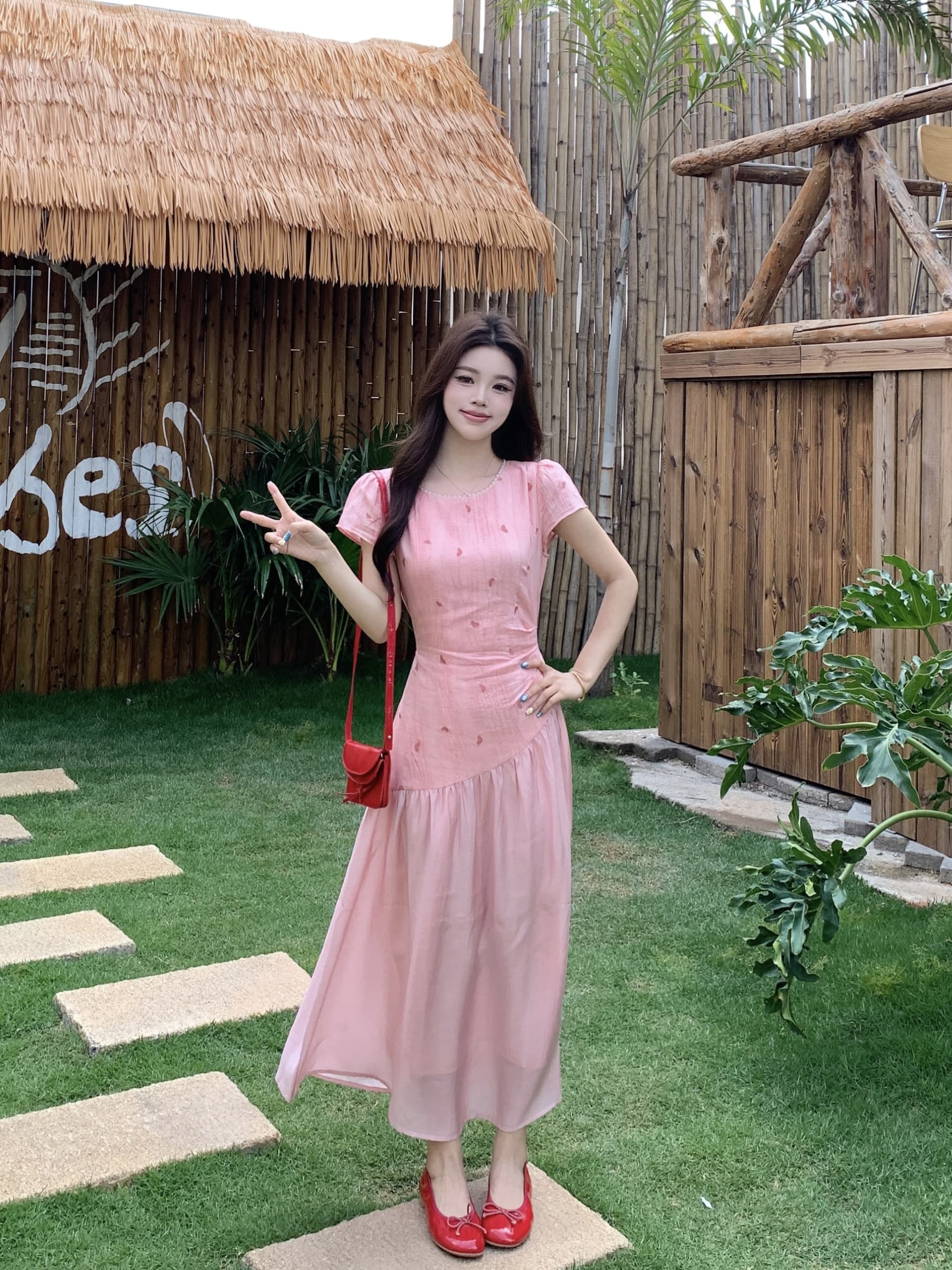 빅 사이즈 프랑스식 드레스 여성 의류 여름 2026 새로운 허리 수축 슬림해 보이는 디스플레이 화이트 연령 감소 고급 센스 중 롱 스커트 여성 이미지 3
