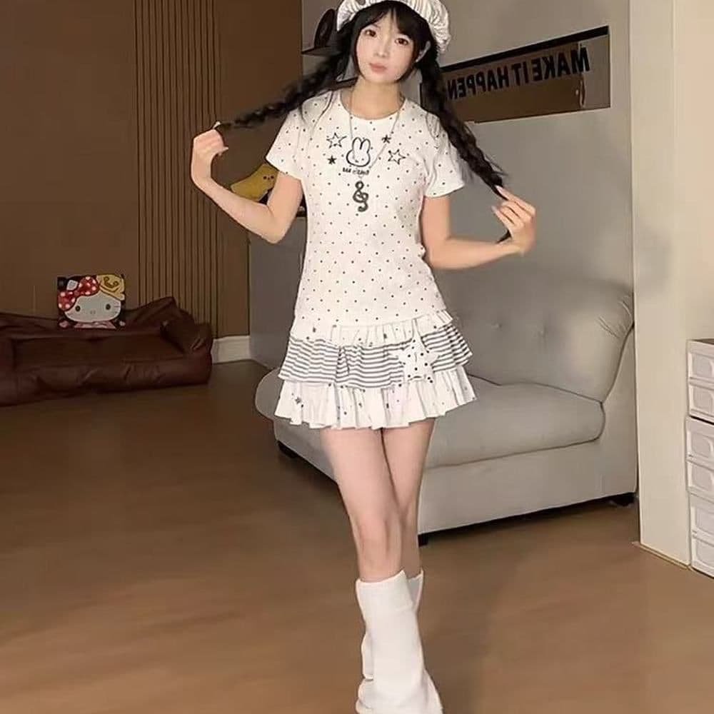 95 폴리 에스터 여름 섹션 달콤함 도트 무늬 토끼 별 반팔 여성 티셔츠 여름 몸매 가꾸기 한 부서 귀여운 만화 쇼트 스타일 맨위 상세 이미지 2