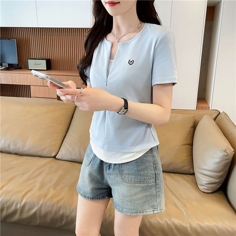 실사 한국 스타일 페이크 레이어드 반팔 티셔츠 여성 2026 년 새로운 자수 싸움 플러그 색상 맨위 상세 이미지 9